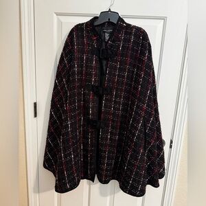 Anne Carson Silk Black Red White Plaid Lined Cape Buckles Trim X/1X